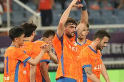 爱游戏APP-山东鲁能主场不敌广州富力，遗憾失利