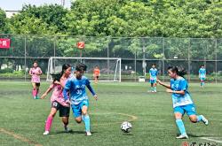 AYX官方直播-足球场上的较量：胜者赢得胜利的简单介绍