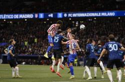 爱游戏tv-马德里竞技球员倒钩绝杀，球队获胜