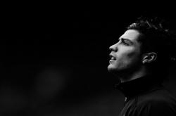 AYX体育赛事-欧冠之夜，阿圭罗闪耀全场，一锤定音诠释巨星价值—多特蒙德对阵利物浦战术复盘