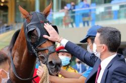 爱游戏在线-包含摩尔登主场胜出，展现出色表现的词条