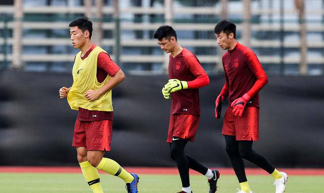 沙特防线坚固，成功挡住对手疯狂进攻