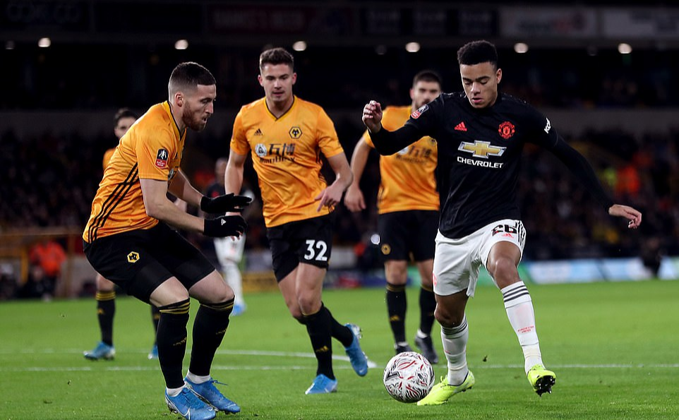 狼队主场平局，保持不败纪录