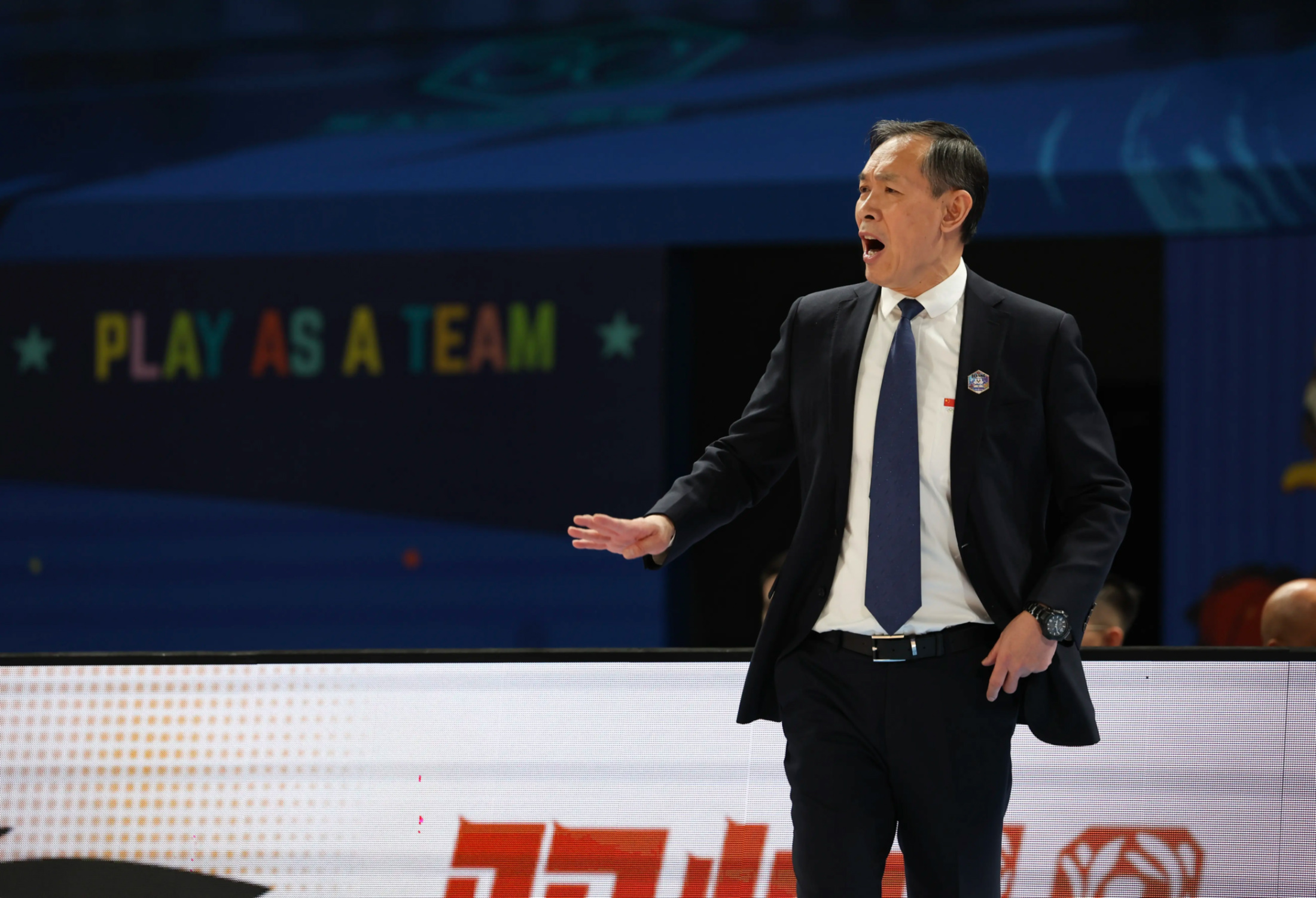 足坛风云人物:持续发展的事业的简单介绍 足坛风云人物:持续发展的事业的简单介绍