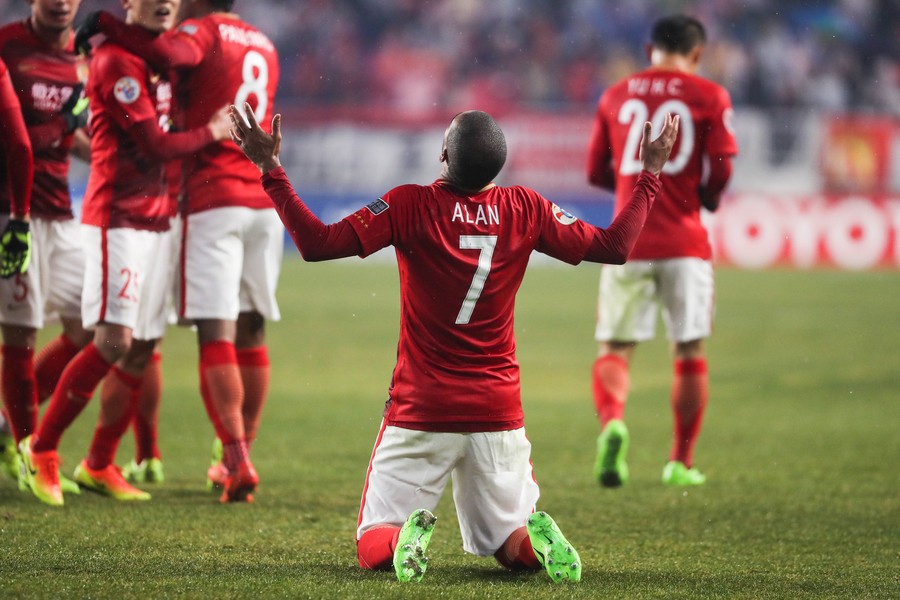 佛罗伦萨客场逼平,争取一分 佛罗伦萨客场逼平,争取一分