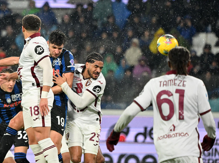 都灵客战亚特兰大,惨遭三球溃败的简单介绍 都灵客战亚特兰大,惨遭三球溃败的简单介绍