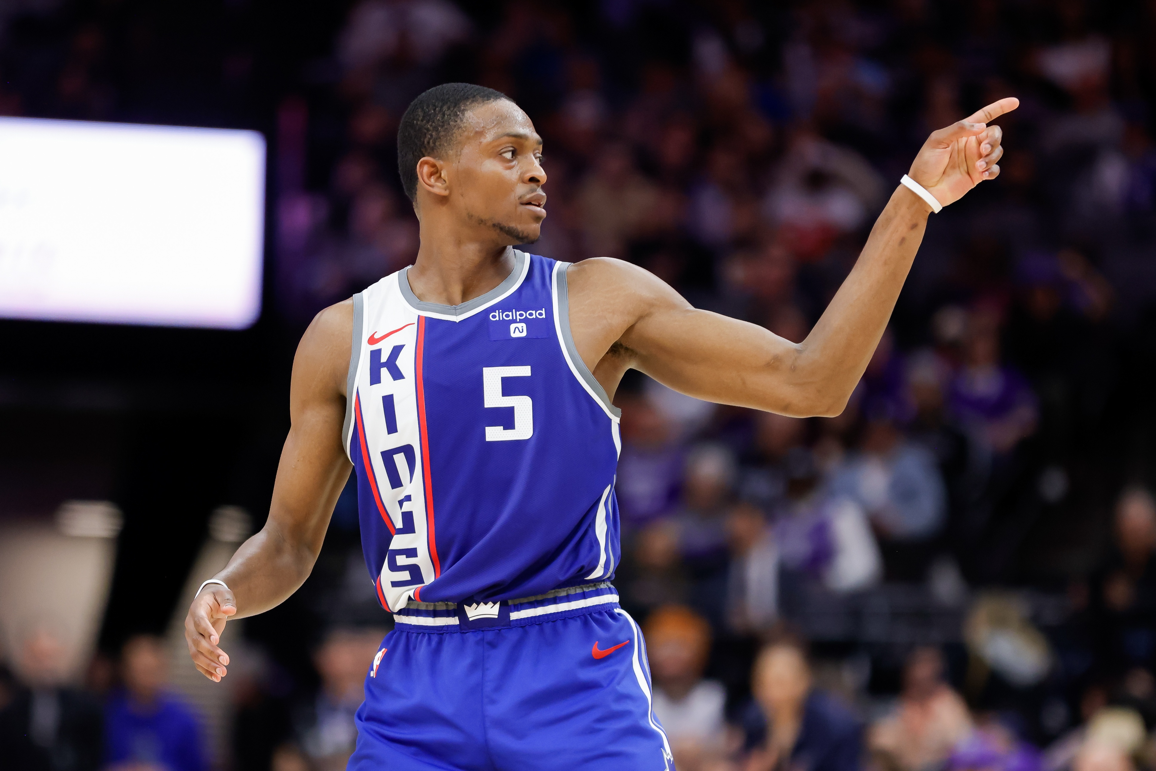 独行侠完胜快船,福克斯带队取胜 独行侠完胜快船,福克斯带队取胜