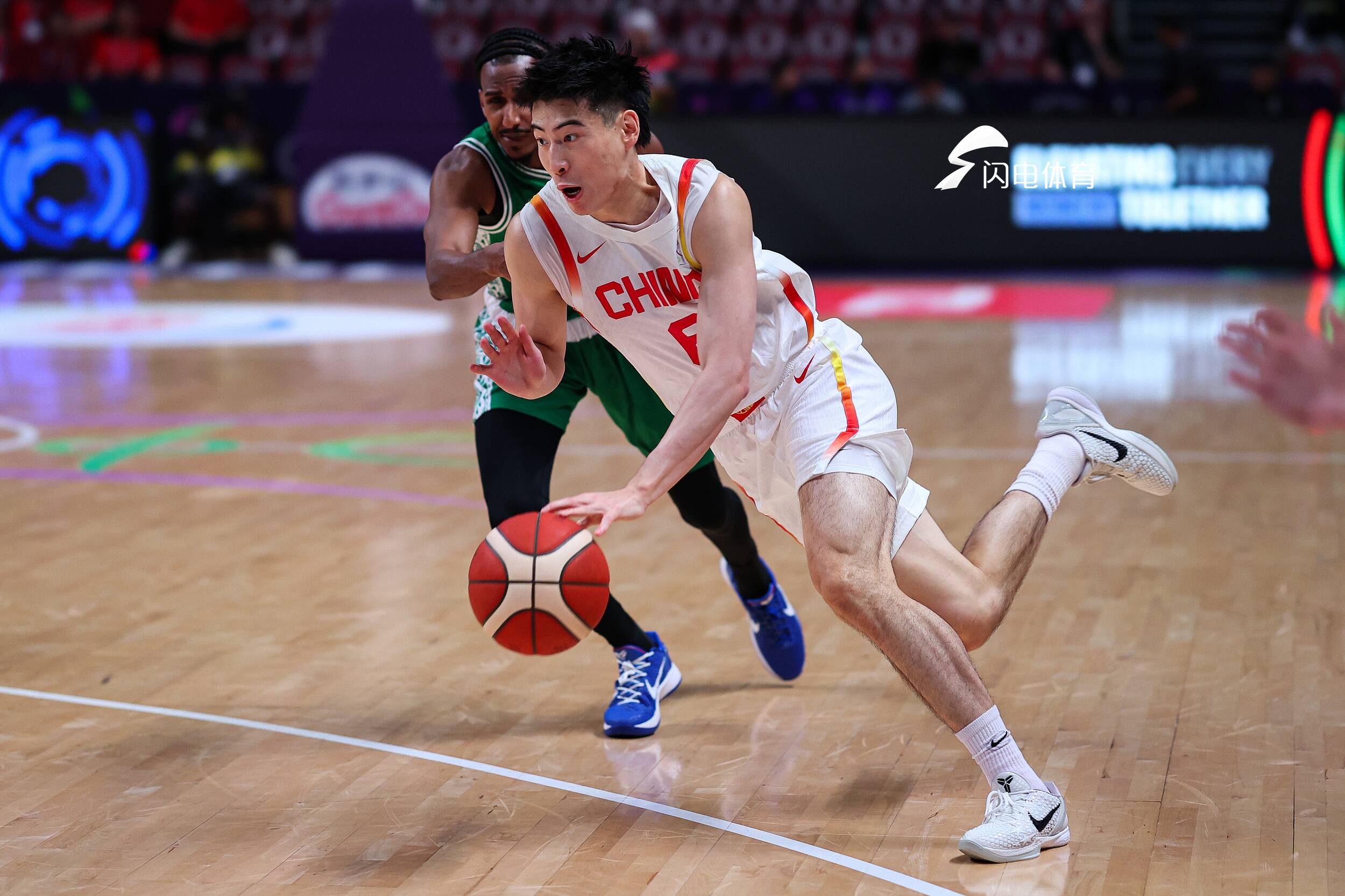 天津男篮在比赛中取得巨大优势 天津男篮在比赛中取得巨大优势