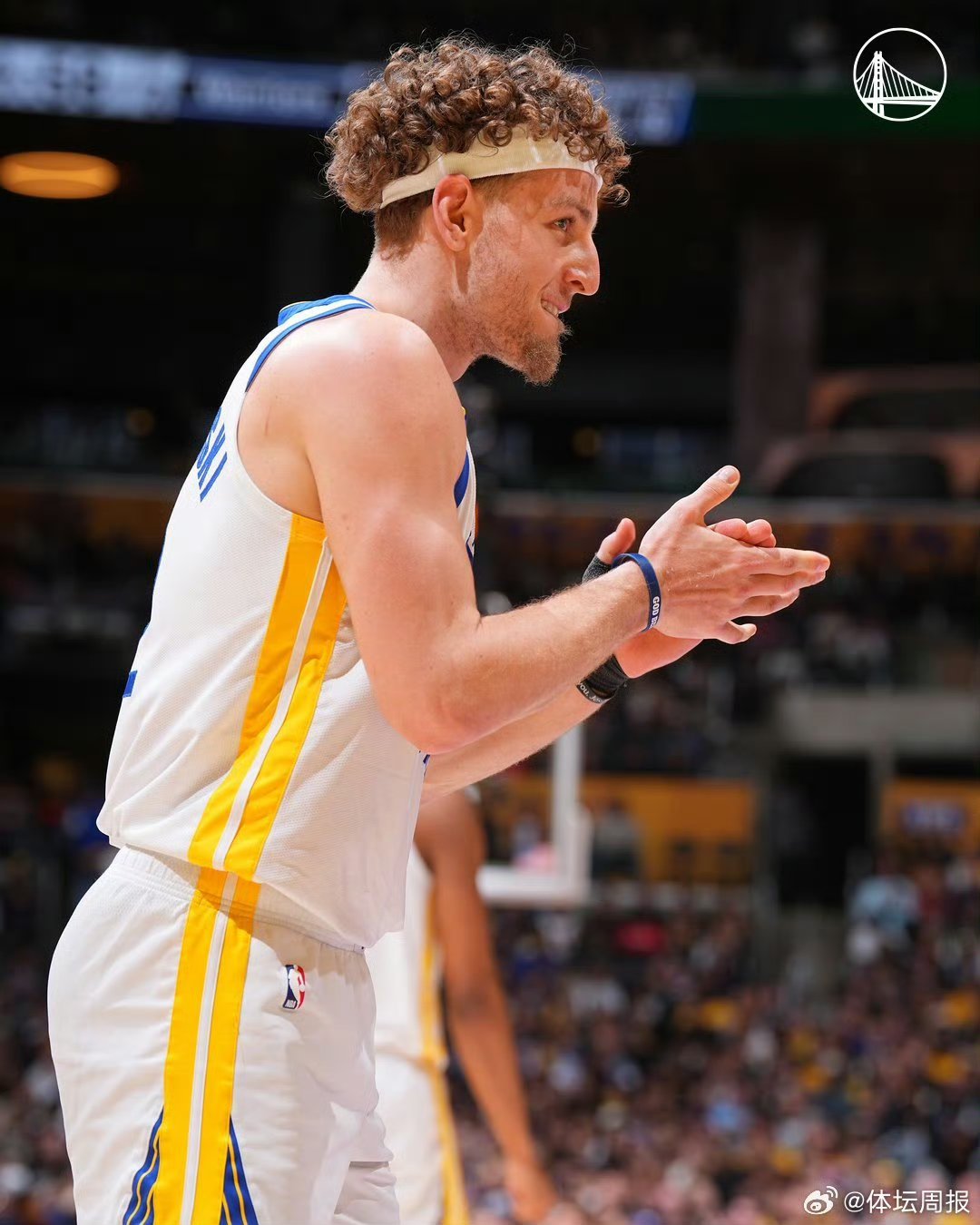 包含西班牙男篮横扫公牛，波尔津吉斯完成帽子戏法的词条