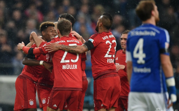 拜仁慕尼黑客场战平沙尔克，稳居积分榜首的简单介绍