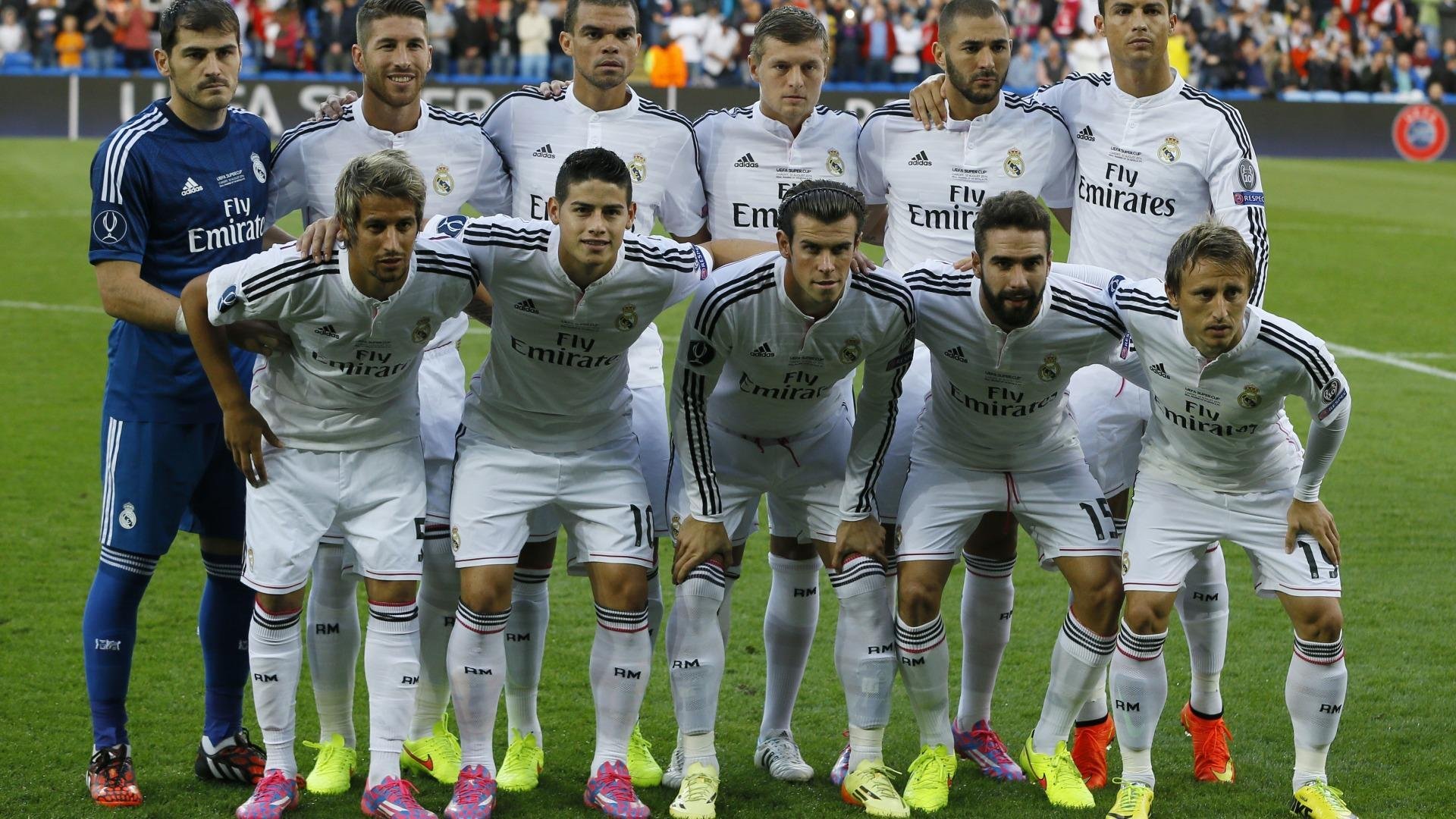 从雅典到科纳克里，希腊足球的远征与楚阿梅尼的决胜时刻