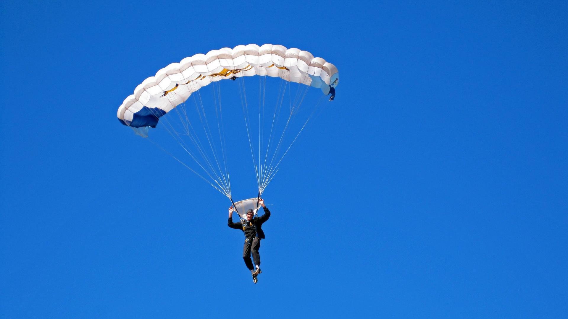迪巴拉，大场面先生，在加纳的决胜局中带走英格兰