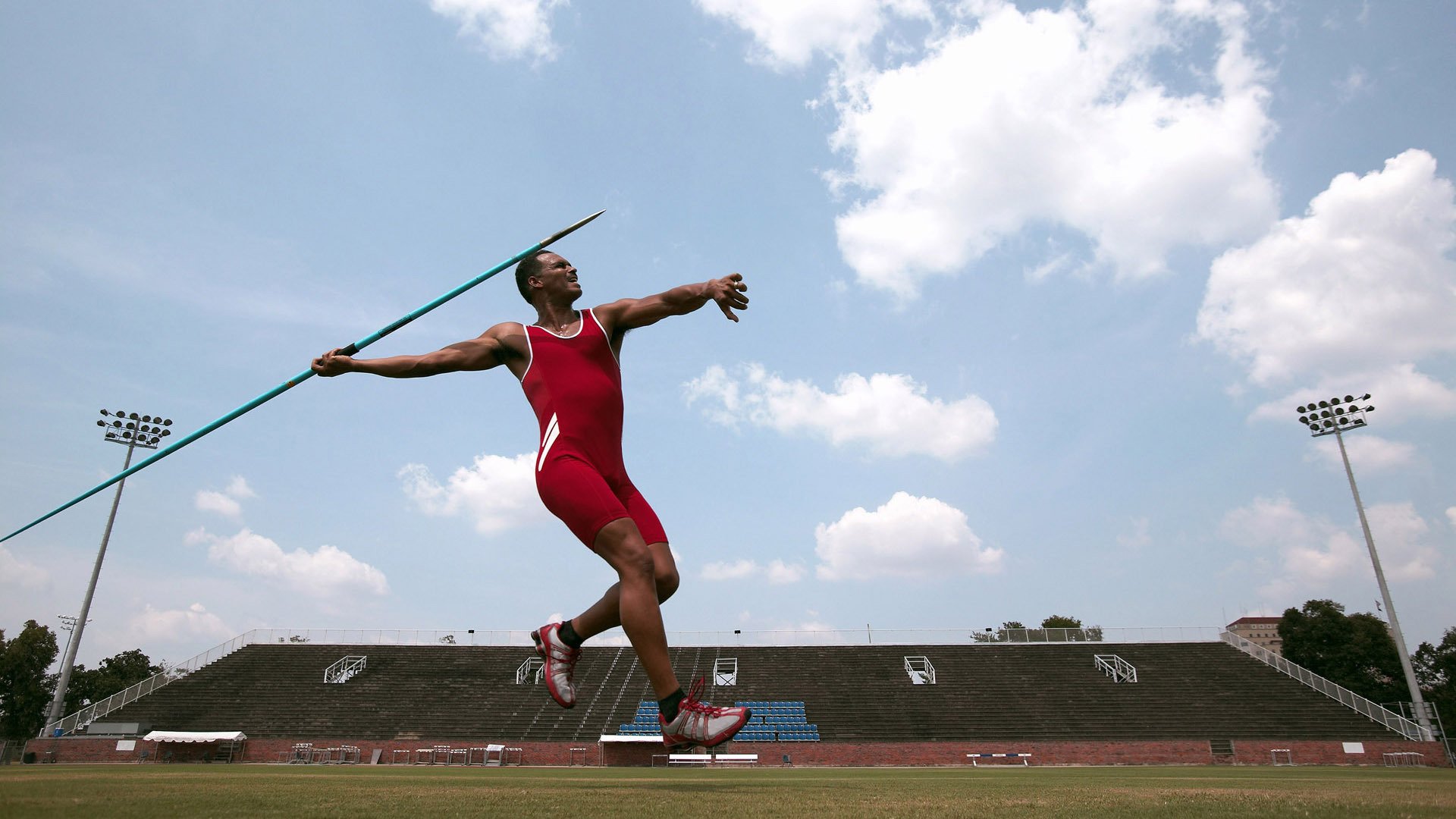 绿茵场上的风暴与球台上的闪电,德国战车横扫葡萄牙,张继科惊艳四座的双重奏